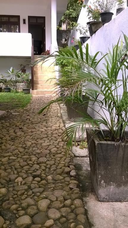 Sleepy Head Guesthouse Unawatuna Exterior photo
